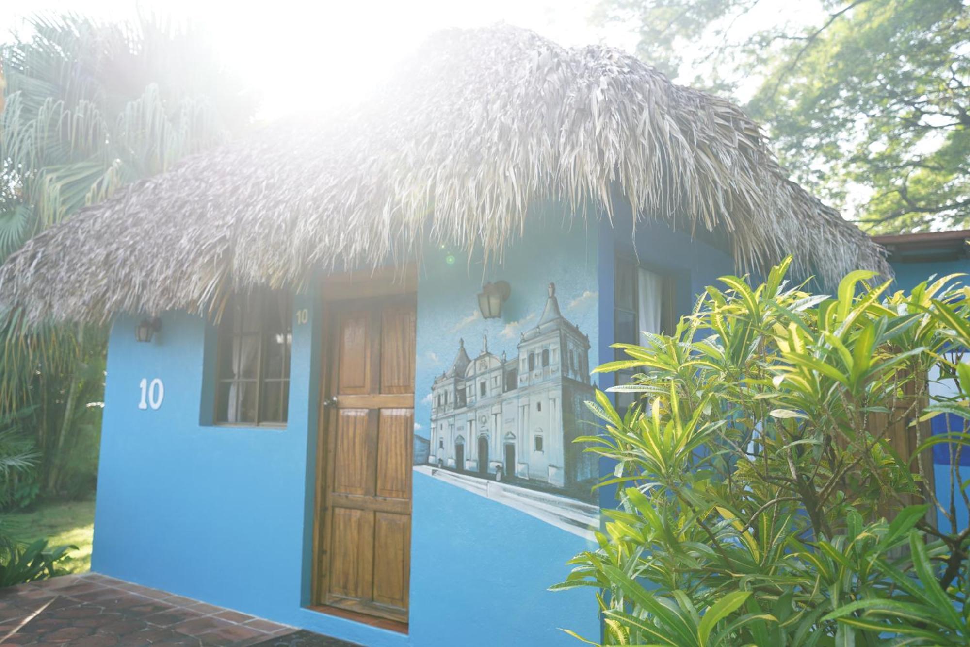 Hotel Mariposa Leon Exterior photo
